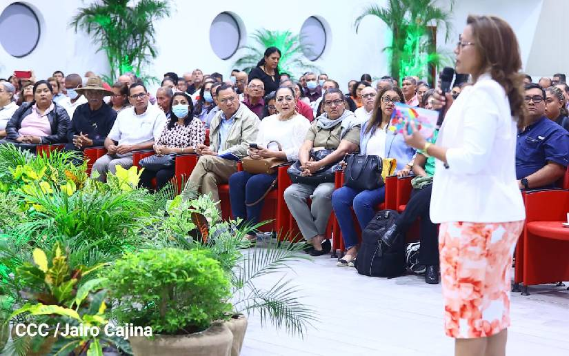 Presentan a ONG’s y líderes evangélicos cartilla «El Derecho a Elegir y el Deber a Respetar”