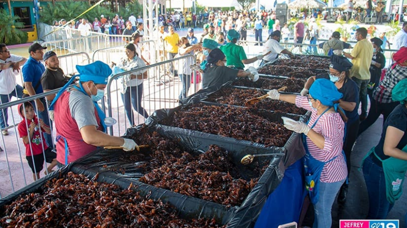 Alegría y dulzura: Familias degustan el almíbar más grande de Nicaragua