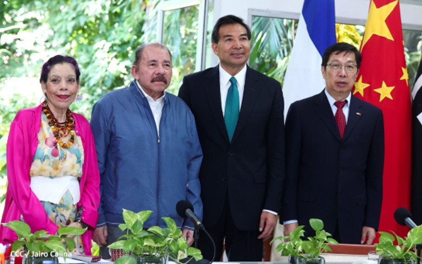 Presidente Daniel Ortega y Compañera Rosario se reúnen con el Presidente del CIDCA