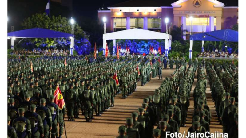 Comandante Daniel y Compañera Rosario presiden acto del 44 Aniversario del Ejército de Nicaragua