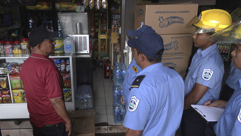 Bomberos Unidos inspeccionan instalaciones eléctricas del mercado Mayoreo