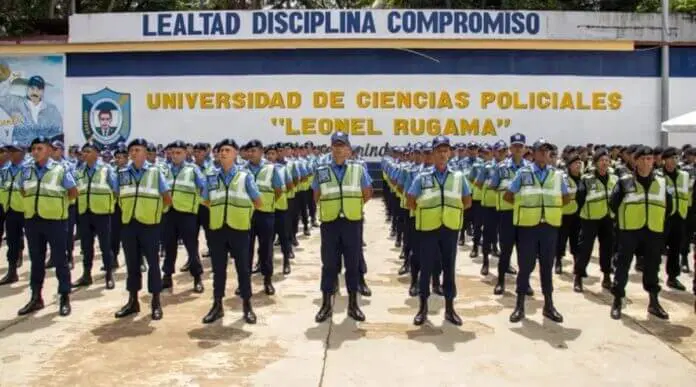 345 nuevos policías se gradúan en conmemoración del 45 Aniversario de la Revolución