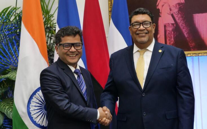 Ministro de Estado de Asuntos Exteriores y Textiles de la República de India en encuentro con Canciller de Nicaragua