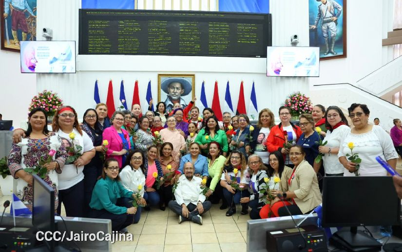 Asamblea Nacional reconoce el rol de la mujer nicaragüense en el desarrollo de la Revolución