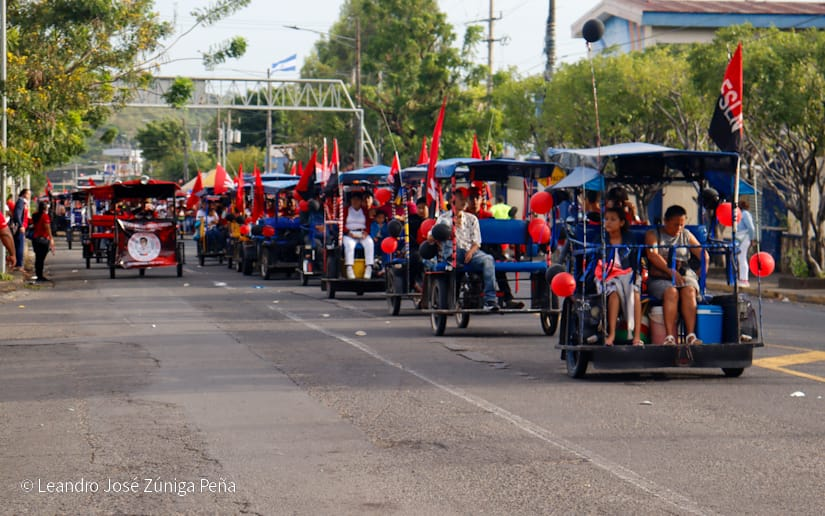Trabajadores por cuenta propia realizan caravana en saludo al 46/19