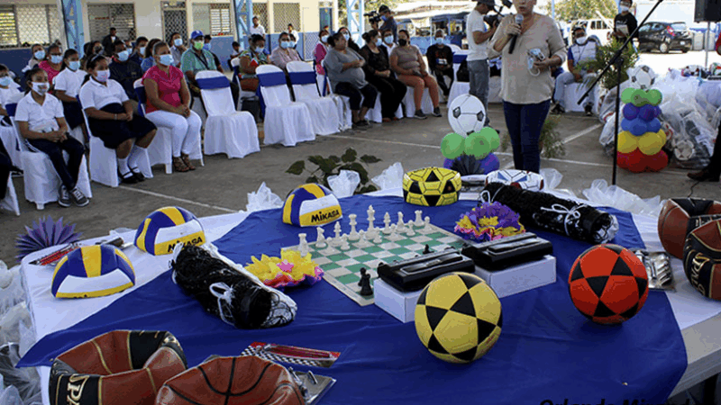 Ministerio de Educación entrega equipos deportivos para el desarrollo de los juegos escolares 2021