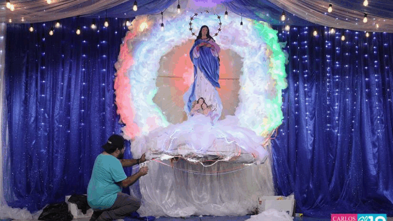 Avanza instalación de altares a la Purísima en Avenida de Bolívar a Chávez