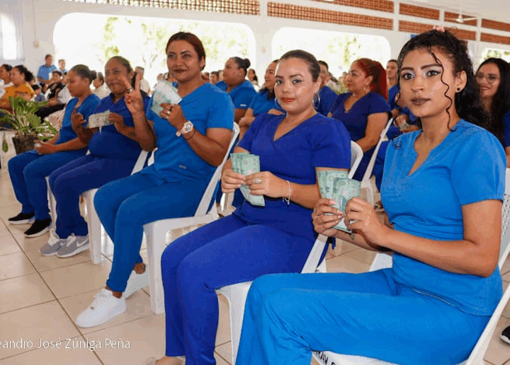 Entregan Bono Complementario a Bachilleres del Sistema Penitenciario Jorge Navarro en Tipitapa