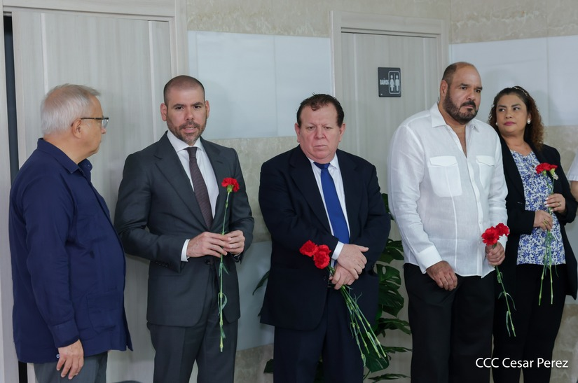 Nicaragua firma libro de condolencias por fallecimiento del ex embajador ruso Nikolai Vladimir