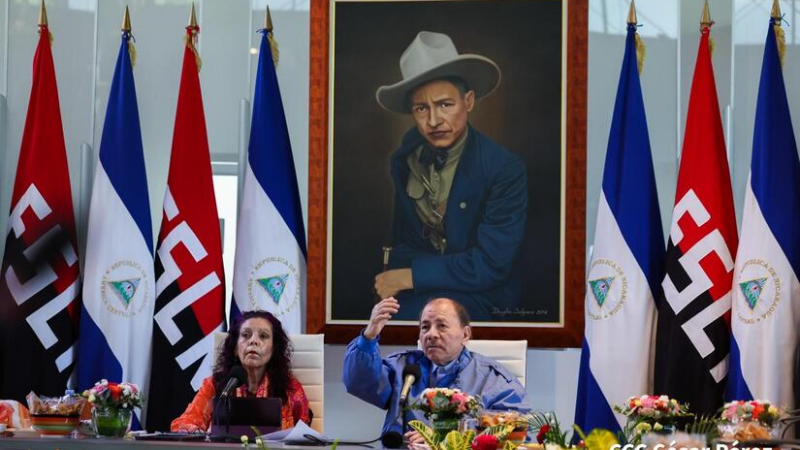 Comandante Daniel Ortega destaca firmeza y valor de los pueblos para vencer a los enemigos poderosos