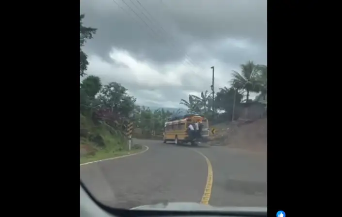 Un muerto y varios lesionados deja como saldo vuelco de bus sin frenos en El Cuá, Jinotega