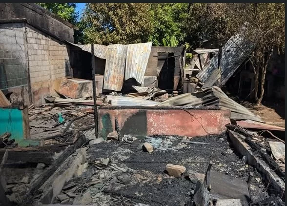 Incendio de vivienda arrasa pertenencias de familia en Bello Amanecer, Ciudad Sandino