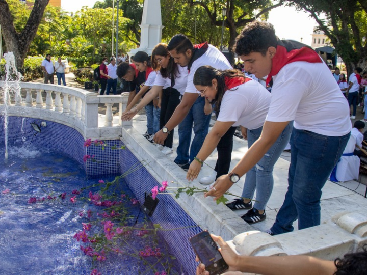 Estudiantes de Nicaragua rinden homenaje a Rubén Darío a 159 años de su natalicio
