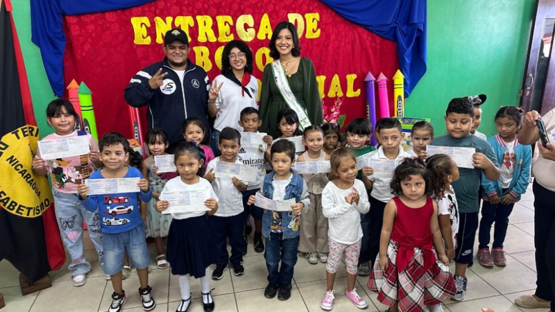 Entregan Bono Presidencial 2026 a protagonistas de Educación Inicial y Primaria
