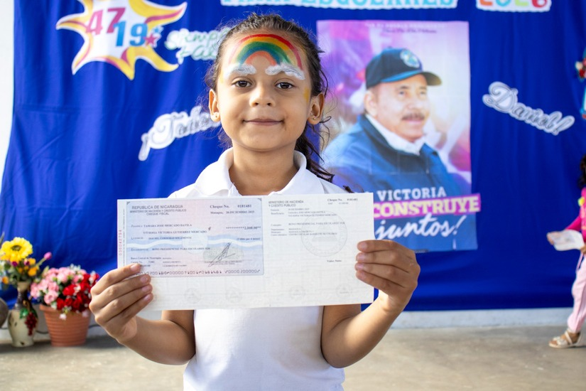 Buen Gobierno restituye derechos de la niñez con entrega del Bono Presidencial