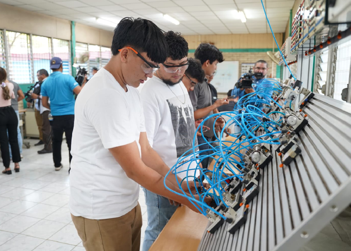 Nicaragua: INATEC renombrará cinco centros técnicos
