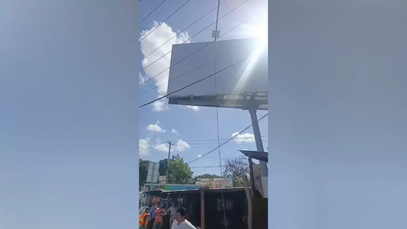 Tragedia en carretera a Masaya: Obrero fallece al caer desde megarótulo en Veracruz