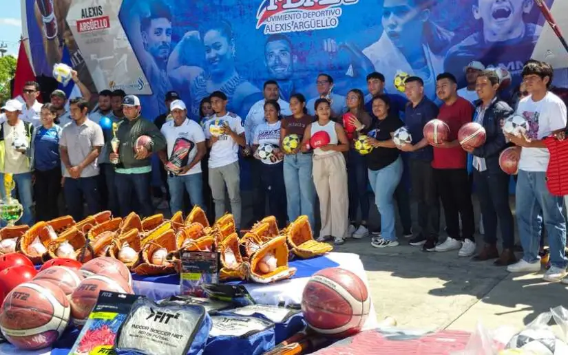 Gobierno Sandinista impulsa el deporte juvenil con entrega de implementos