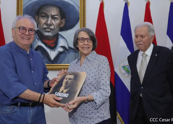 Asamblea Nacional se reúne con delegación de la República de Honduras