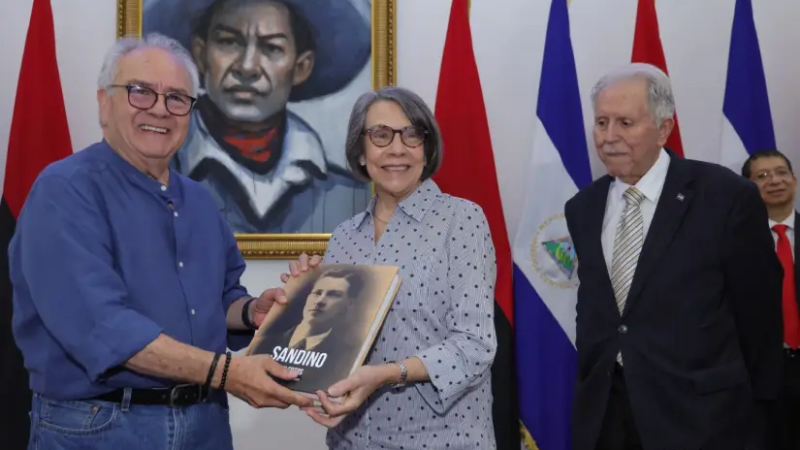 Asamblea Nacional se reúne con delegación de la República de Honduras