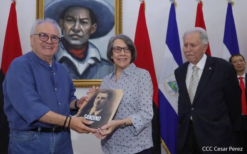 Asamblea Nacional se reúne con delegación de la República de Honduras
