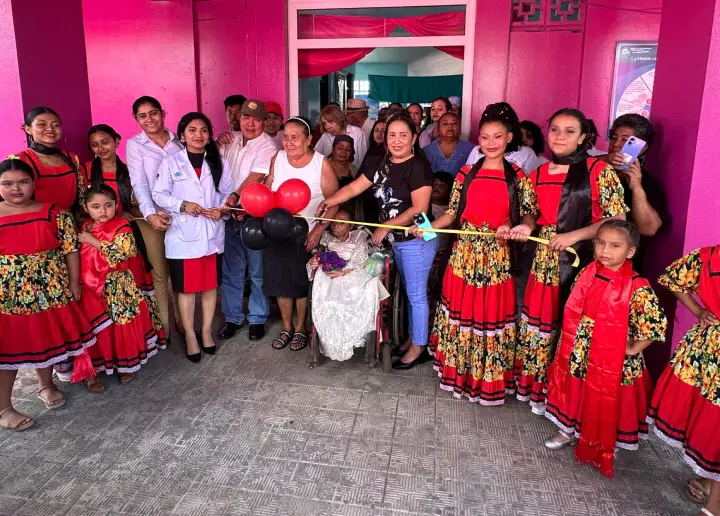 Familias de El Crucero inauguran mejoras en el Centro de Salud René Quintero Vivas