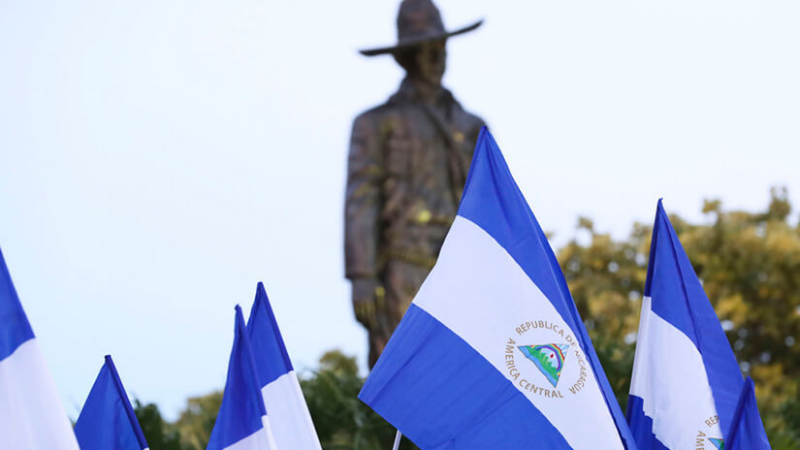 4 de Mayo, Dignos Herederos y Caminantes, Honrados y Honrosos, surgidos del seno de los Oprimidos, Alma y Nervio de la Raza