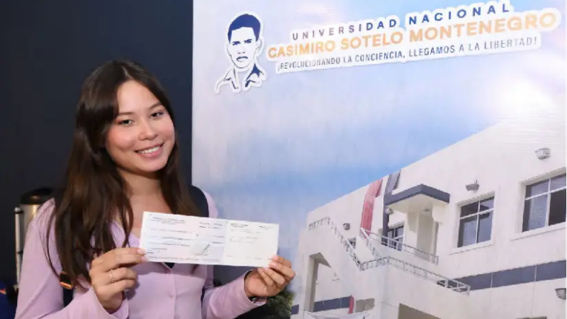 55.400 becas universitarias Pueblo Presidente han sido entregadas