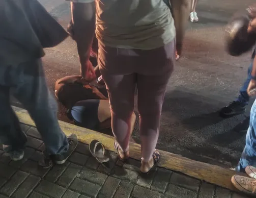 Mujer atenta contra su existencia al lanzarse del Paso a Desnivel Portezuelo en Carretera Norte