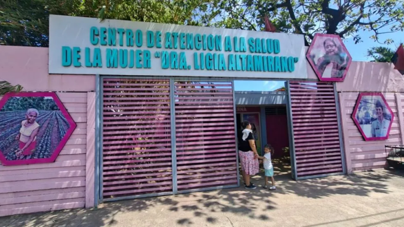 Entre 100 y 150 embarazadas reciben atención semanal en Centro Ligia Altamirano