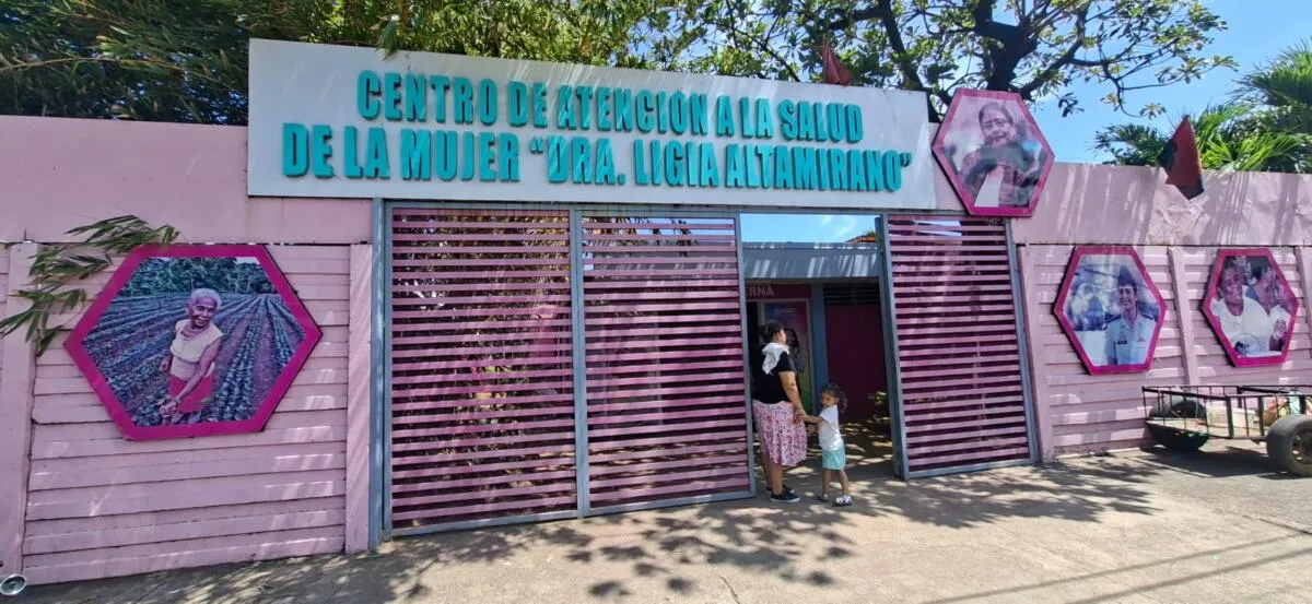 Entre 100 y 150 embarazadas reciben atención semanal en Centro Ligia Altamirano