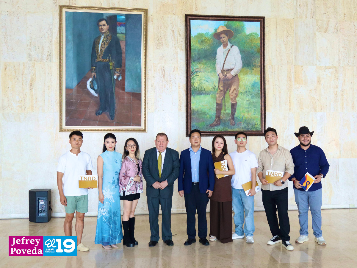 Artistas de Hunan visitan Teatro Nacional Rubén Darío y Palacio de la Cultura