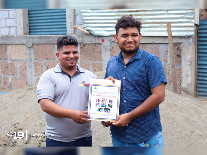 Gobierno Sandinista entrega títulos de propiedad a 764 familias de Managua