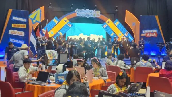 Hackathon Nicaragua 2026 arranca en Managua con 2,300 jóvenes