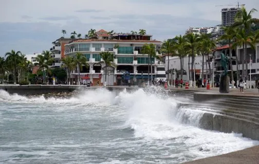 Huracán Simón y tormenta tropical Rachel dejan dos muertos y 10 desaparecidos en México